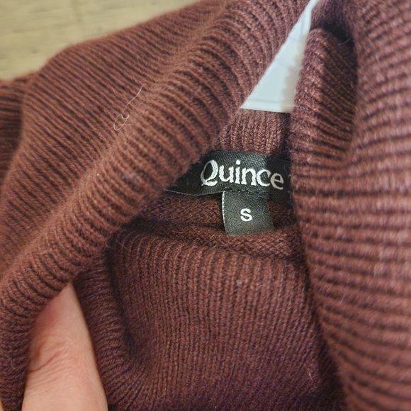 Quince Mongolian Cashmere Turtleneck Sweater NWOT Maroon Small - Picture 6 of 8